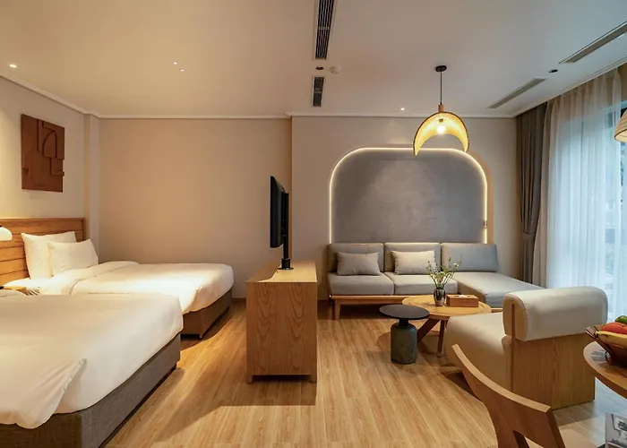 Khách sạn Nam By D'lecia 4*