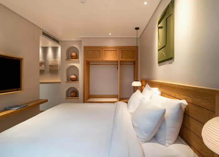 Khách sạn Nam By D'lecia 4*